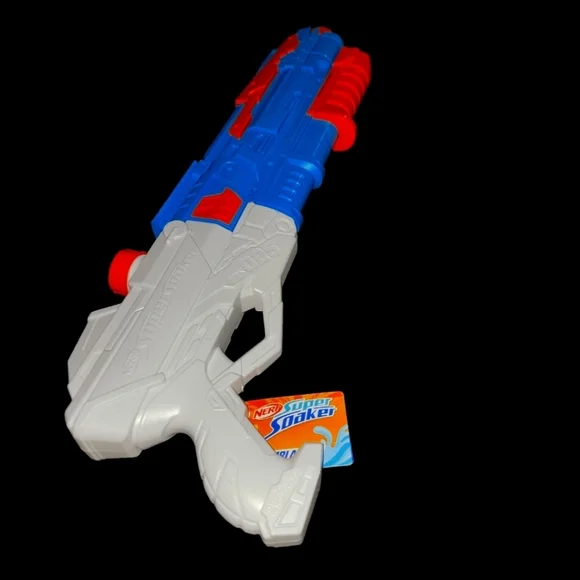 💦Nerf Super Soaker Bundle. 2 large 1 medium. Perfect Summer Gift!💦 - Picture 4 of 5